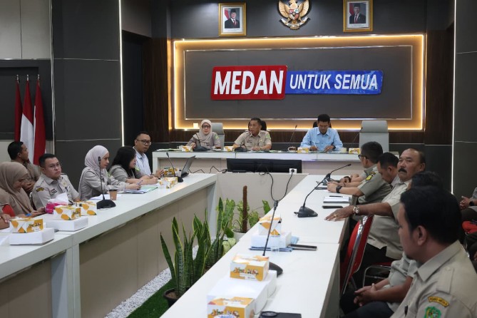 Rapat Pelaksanaan Tim Penagihan Tunggakan Pajak Daerah Kota Medan Tahun Anggaran 2026 periode Agustus yang digelar Badan Pendapatan Daerah (Bapenda) Kota Medan di Ruang Rapat Lantai II Bapenda, Selasa (4/8/2026).