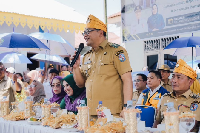 Bupati Deli Serdang Asri Ludin Tambunan
