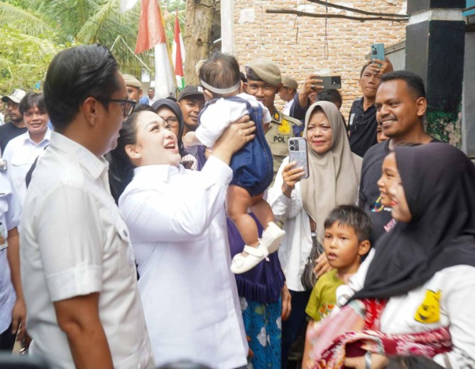 Wali Kota Medan Rico Tri Putra Bayu Waas bersama Ketua TP PKK Kota Medan Airin Rico Waas, Rabu (5/8/2026).