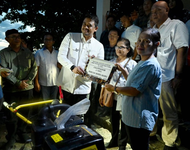 Gubsu Bobby Nasution saat kegiatan Sapa Daerah di Desa Lauru Fadoro, Kabupaten Nias Utara, Jumat (7/8/2026).