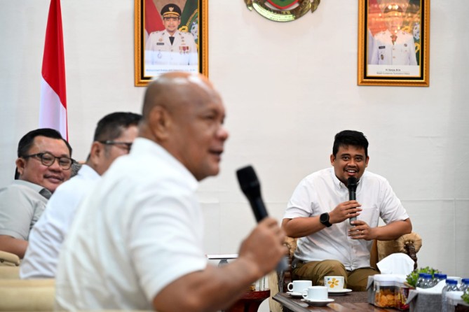 Gubernur Sumatera Utara Muhammad Bobby Afif Nasution meminta seluruh kepala daerah di Kepulauan Nias segera mengajukan usulan Bantuan Keuangan Provinsi (BKP) Tahun Anggaran 2027 agar program pembangunan dapat dilaksanakan lebih cepat.