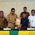 Wali Kota Medan Rico Tri Putra Bayu Waas mengusulkan pencabutan Peraturan Daerah (Perda) Nomor 2 Tahun 2013 tentang Lembaga Kemasyarakatan.