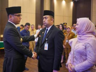 Lantik Erfin Fahrurrazi Jadi Pj Sekda Medan, Rico Waas Minta OPD Bergerak Cepat Tanpa Langgar Aturan