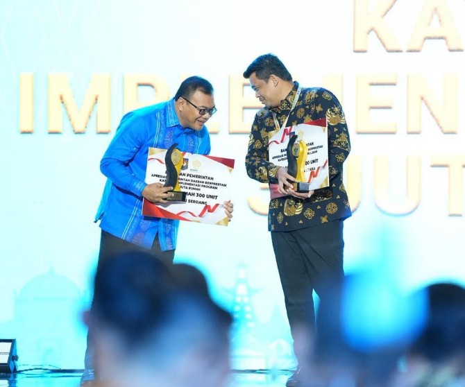 Bupati Deli Serdang Asri Ludin Tambunan Bersama Gubsu Bobby Nasution