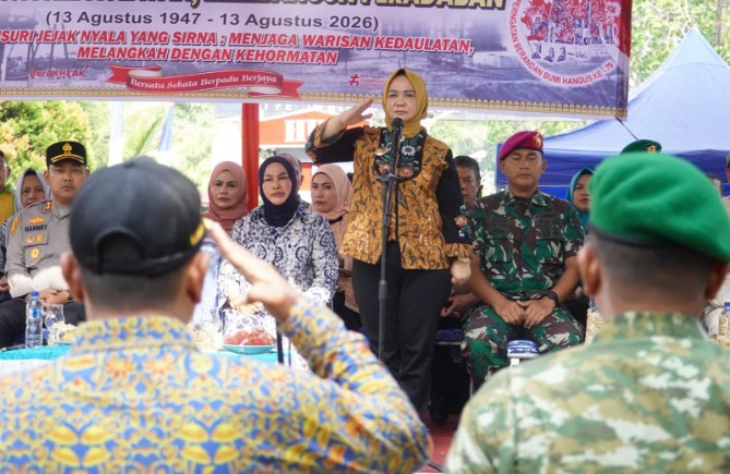 Pelaksana Tugas (Plt) Bupati Langkat Tiorita Br Surbakti mengajak masyarakat terus menghidupkan semangat perjuangan para pahlawan sebagai modal membangun daerah dan bangsa.