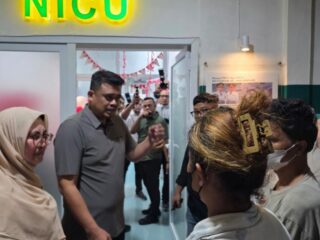 Bobby Nasution Jenguk Siswi SMKN 1 Berastagi yang Dirawat Intensif, Minta Kasus MBG Jadi Evaluasi Menyeluruh