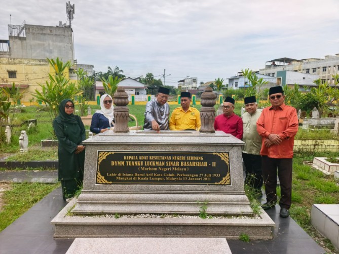 Pengurus Wilayah Ikatan Sarjana Melayu Indonesia (PW ISMI) Sumatera Utara melakukan ziarah dan doa bersama ke sejumlah makam tokoh ulama, Kesultanan Deli dan intelektual Melayu Sumatera Utara, dalam rangka memperingati Hari Ulang Tahun (HUT) ke-81 Kemerdekaan Republik Indonesia, Sabtu (15/8/2026).