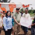 Bupati Deli Serdang Asri Ludin Tambunan memberikan lahan pinjam pakai tanpa biaya sewa kepada Kelompok Tani (Poktan) Mekar Tani di Desa Betimus Mbaru, Kecamatan Sibolangit, untuk meningkatkan produksi cabai dan pendapatan petani.