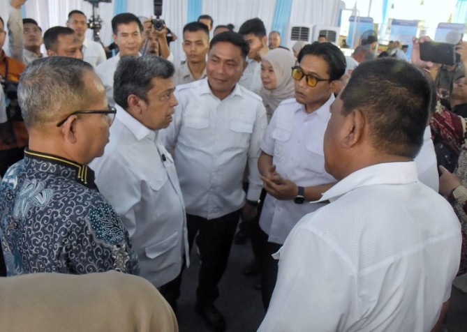 Wakil Bupati Deli Serdang Lom Lom Suwondo mengajak pelaku usaha mikro, kecil, dan menengah (UMKM) memperkuat sertifikasi halal guna meningkatkan daya saing produk dan memperluas akses pasar.