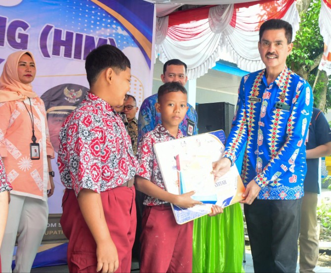 Pembukaan rekening Simpanan Pelajar (SIMPel) berlangsung dalam Gebyar Hari Indonesia Menabung (HIM) Kabupaten Deli Serdang 2026 di SMP Negeri 1 Tanjung Morawa, Kamis (27/8/2026).