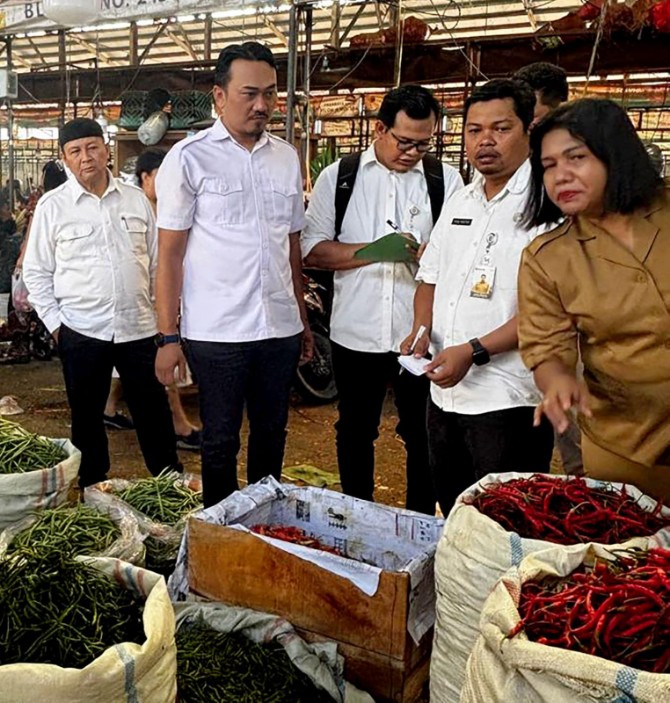 Tim Pengendalian Inflasi Daerah (TPID) Sumatera Utara memperketat pemantauan harga dan pasokan pangan menyusul lonjakan harga daging ayam ras di sejumlah pasar tradisional yang mencapai Rp50 ribu per kilogram.