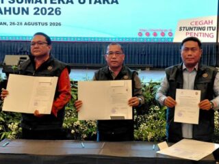 Wakil Bupati Deli Serdang Lom Lom Suwondo dalam Rapat Koordinasi Teknis dan Advokasi Pencegahan dan Percepatan Penurunan Stunting Regional Sumatera Tahun 2026 di Ballroom Grand Mercure Hotel Medan, Kamis (27/8/2026).