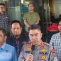 Direktorat Reserse Kriminal Umum (Ditreskrimum) Polda Sumatera Utara mengungkap kasus perampokan disertai pembunuhan terhadap pengemudi taksi online, Riyan Alamsyah (25).