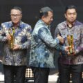 Wali Kota Medan Rico Tri Putra Bayu Waas meraih Pemimpin Daerah Award 2026 kategori Inovasi Daerah melalui inovasi perpajakan Qresto (Quick Response Electronic Splitting System for Tax Optimization).
