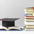 Dari Seminar ke Panggung Sosial: Membaca Fenomena Semhastulation dan Semprotulation Mahasiswa Gen-Z dalam Perspektif Sosiologi