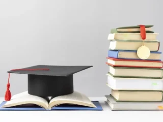 Dari Seminar ke Panggung Sosial: Membaca Fenomena Semhastulation dan Semprotulation Mahasiswa Gen-Z dalam Perspektif Sosiologi
