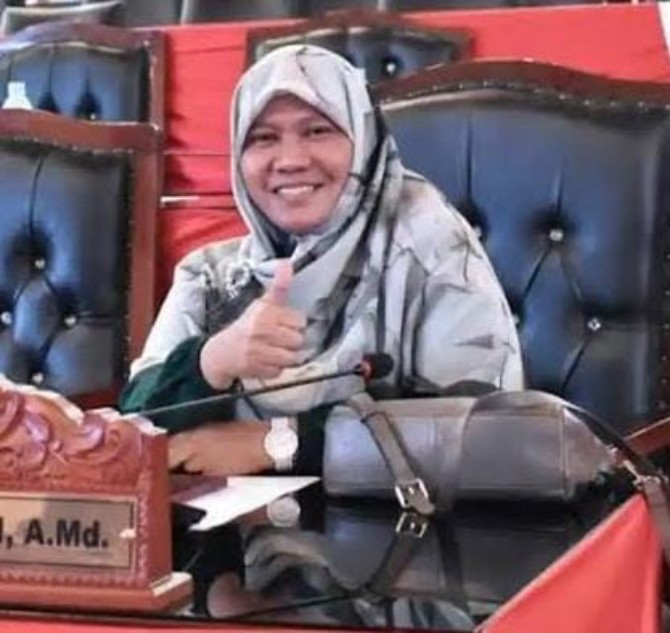 Wakil Ketua DPRD Medan Sri Rezeki