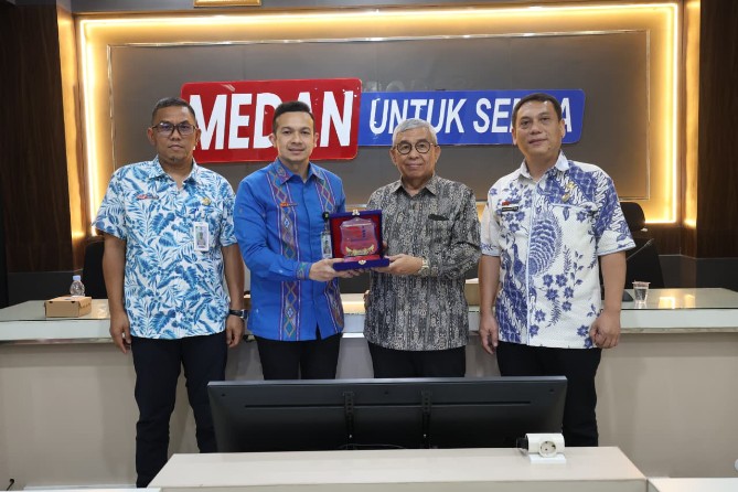Komisi Informasi Provinsi Sumatera Utara (KI Provsu) melakukan visitasi ke Badan Pendapatan Daerah (Bapenda) Kota Medan untuk mengevaluasi penerapan keterbukaan informasi publik, Jumat (4/9/2026).