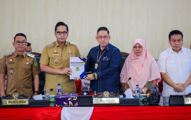 Wali Kota Medan Rico Tri Putra Bayu Waas mengajukan Rancangan Peraturan Daerah (Ranperda) tentang Perubahan APBD Kota Medan Tahun Anggaran 2026 dengan peningkatan pada sisi pendapatan maupun belanja daerah.