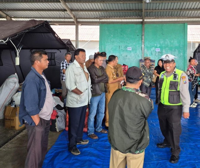 Sebanyak 418 warga Desa Kuta Tengah, Kecamatan Naman Teran, Kabupaten Karo, dipulangkan dari posko pengungsian pascaerupsi Gunung Sinabung, Senin (7/9/2026).