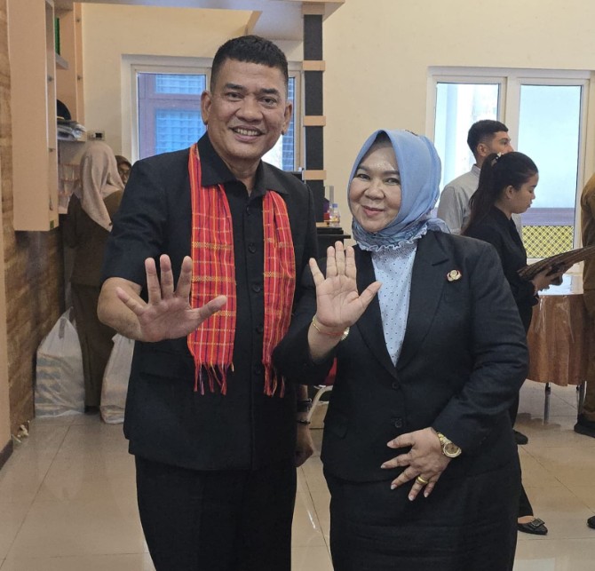 Edi Bahagia bersama Plt Bupati Langkat, Tiorita Br Surbakti