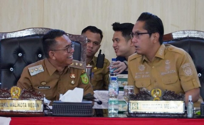 Rico Waas dalam Rapat Paripurna DPRD Kota Medan yang dipimpin Ketua DPRD Medan Wong Chun Sen, Selasa (8/9/2026).