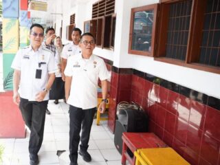 191 Siswa Berbagi Tiga Toilet, Zakiyuddin Minta Perbaikan