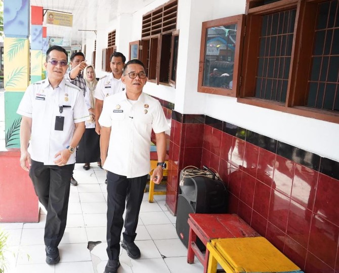 Wakil Wali Kota Medan Zakiyuddin Harahap meminta perbaikan fasilitas UPT SD Negeri 066667 di Jalan Kiwi III Perumnas Mandala, Kecamatan Medan Denai, setelah menemukan sejumlah persoalan saat meninjau sekolah tersebut, Rabu (9/9/2026).