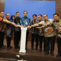 Wali Kota Medan Rico Tri Putra Bayu Waas meluncurkan lima aplikasi pelayanan publik sekaligus menginstruksikan integrasi seluruh layanan dan pengaduan masyarakat ke dalam sistem berbasis WhatsApp yang didukung kecerdasan buatan (Artificial Intelligence/AI).