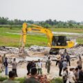 Bupati Deli Serdang Asri Ludin Tambunan memimpin langsung penertiban dan pembongkaran bangunan tanpa izin di kawasan Lahan Sawah Dilindungi (LSD) Desa Karang Anyar, Kecamatan Beringin, Jumat (11/9/2026).
