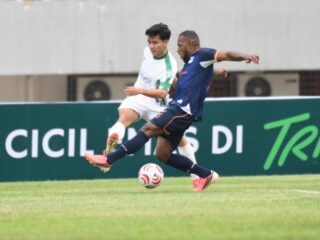 PSMS Medan gagal mempertahankan keunggulan dua gol dan harus puas membawa pulang satu poin setelah ditahan imbang Sumsel United 2-2 pada laga perdana Pegadaian Championship 2026/2027 di Stadion Gelora Sriwijaya Jakabaring, Palembang, Minggu (13/9/2026).