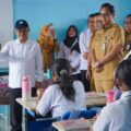 Rico Waas Pastikan Mebelair SMPN 16 Diganti Tahun Ini