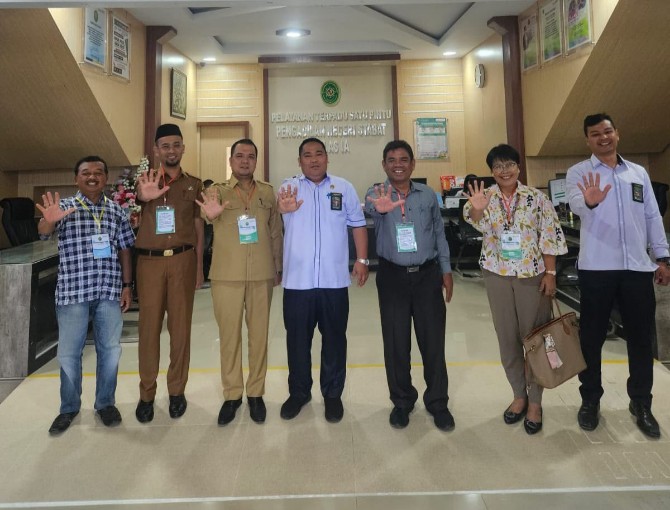 Pengurus Marga Silima bersama Ketua PN Stabat