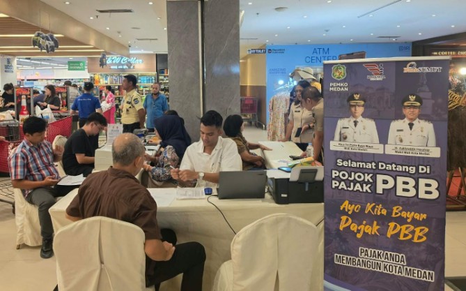 Badan Pendapatan Daerah (Bapenda) Kota Medan kembali membuka layanan Pojok Pajak Bumi dan Bangunan (PBB) di pusat perbelanjaan guna memudahkan masyarakat membayar pajak.