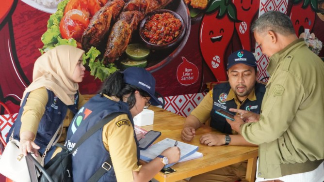 Pemerintah Kabupaten Deli Serdang melalui Tim Terpadu Optimalisasi Pendapatan Asli Daerah (OPAD) melakukan pemeriksaan kewajiban pajak, retribusi daerah, dan perizinan pelaku usaha di Komplek Cemara Asri, Kecamatan Percut Sei Tuan, Selasa (15/9/2026).