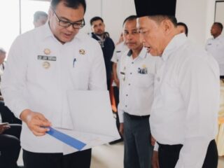 Honor Kader Tiga Tahun Tak Dibayar, Bupati Asri Copot Kades Timbang Deli