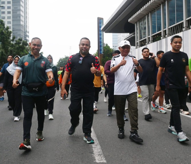 Ribuan peserta memadati Lapangan Merdeka Medan untuk mengikuti Fun Run 5K dalam rangka memperingati HUT ke-81 Tentara Nasional Indonesia (TNI), Minggu (20/9/2026).