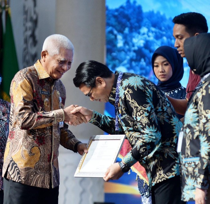 Surya saat menutup PKN Tingkat II Angkatan XII Tahun 2026 di Aula Raja Inal Siregar, Jalan Diponegoro No. 30, Medan, Jumat (25/9/2026).