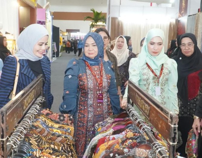Tiorita usai menghadiri pembukaan Pameran Kerajinan Nusantara (Kriyanusa) 2026 di Jakarta International Convention Center (JICC), Senayan, Jakarta, Sabtu (26/9/2026).