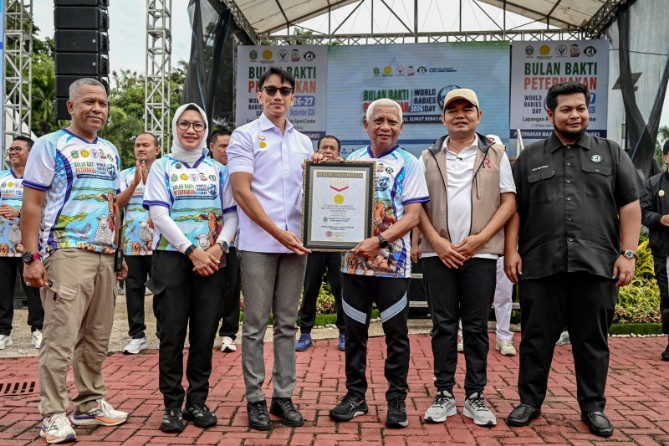 Pemerintah Provinsi Sumatera Utara bersama pemerintah kabupaten/kota dan Perhimpunan Dokter Hewan Indonesia (PDHI) Sumut mendeklarasikan target Sumut bebas rabies pada 2030.