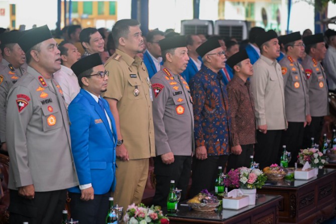 Kapolri Jenderal Listyo Sigit Prabowo menghadiri kegiatan Pengenalan Kehidupan Kampus bagi Mahasiswa Baru (PKKMB) Universitas Muhammadiyah Sumatera Utara (UMSU), Senin (28/9/2026).