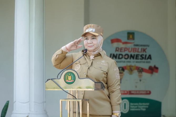 (Plt) Bupati Langkat Tiorita Br Surbakti