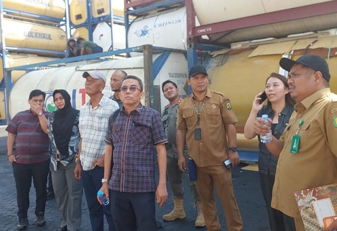 Komisi 4 DPRD Kota Medan menemukan sejumlah persoalan perizinan saat melakukan inspeksi ke perusahaan depo kontainer PT Mitra Jaya Bahari di Jalan Raya Pelabuhan, Kelurahan Belawan II, Kecamatan Medan Belawan, Senin (28/9/2026).