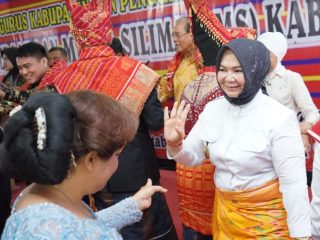Tiorita Kukuhkan Pengurus PMS Langkat, Ajak Perkuat Persatuan dan Dukung Pembangunan Daerah