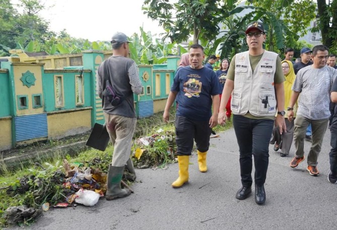 Rico Waas saat menggelar program Sapa Warga di Jalan Sari Rejo, Gang Sarena, Kelurahan Beringin, Sabtu (3/10/2026).
