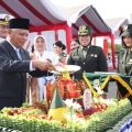 Wagub Surya saat menghadiri upacara peringatan HUT ke-81 TNI di Markas Komando Daerah Angkatan Laut (Kodaeral) I Belawan, Jalan Serma Hanafiah Nomor 1, Belawan, Senin (5/10/2026).