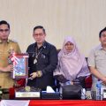 Rapat Paripurna DPRD Medan terkait penjelasan Ranperda Inisiatif Perubahan Perda Nomor 5 Tahun 2015 tentang Penanggulangan Kemiskinan yang dihadiri Wali Kota Medan Rico Tri Putra Bayu Waas di Gedung DPRD Medan, Senin (5/10/2026).