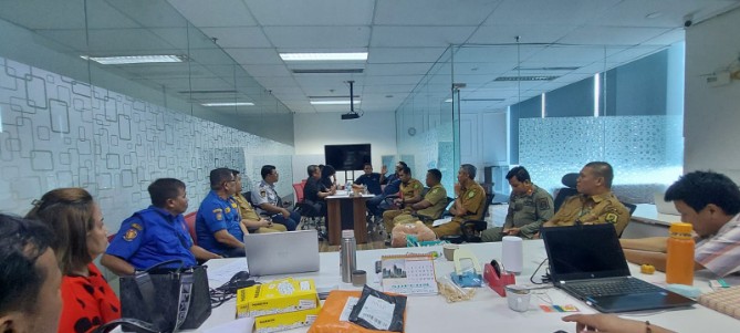 Komisi 4 DPRD Medan mendesak Pemko Medan menjatuhkan sanksi tegas terhadap manajemen Gedung Merah Putih (GMP), kantor Telkom Property di Jalan Putri Hijau.