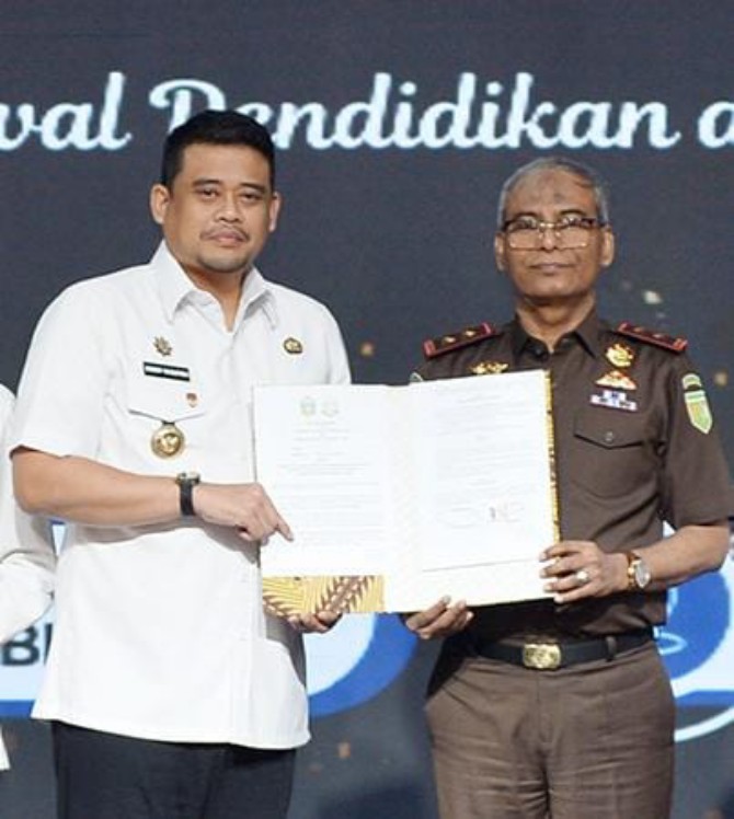 Gubernur Sumatera Utara Muhammad Bobby Afif Nasution menggandeng Kejaksaan Tinggi (Kejati) Sumut untuk memperkuat pengawasan dan pendampingan pengelolaan anggaran pendidikan sekaligus melindungi kepala sekolah dari berbagai bentuk tekanan dan intimidasi.