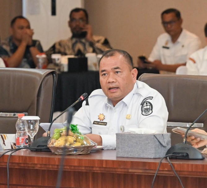 Pemerintah Provinsi Sumatera Utara (Pemprov Sumut) bersama Kementerian Energi dan Sumber Daya Mineral (ESDM) serta PT PLN (Persero) UID Sumut memperkuat kolaborasi untuk mempercepat program Listrik Perdesaan (Lisdes) hingga ke wilayah terpencil.